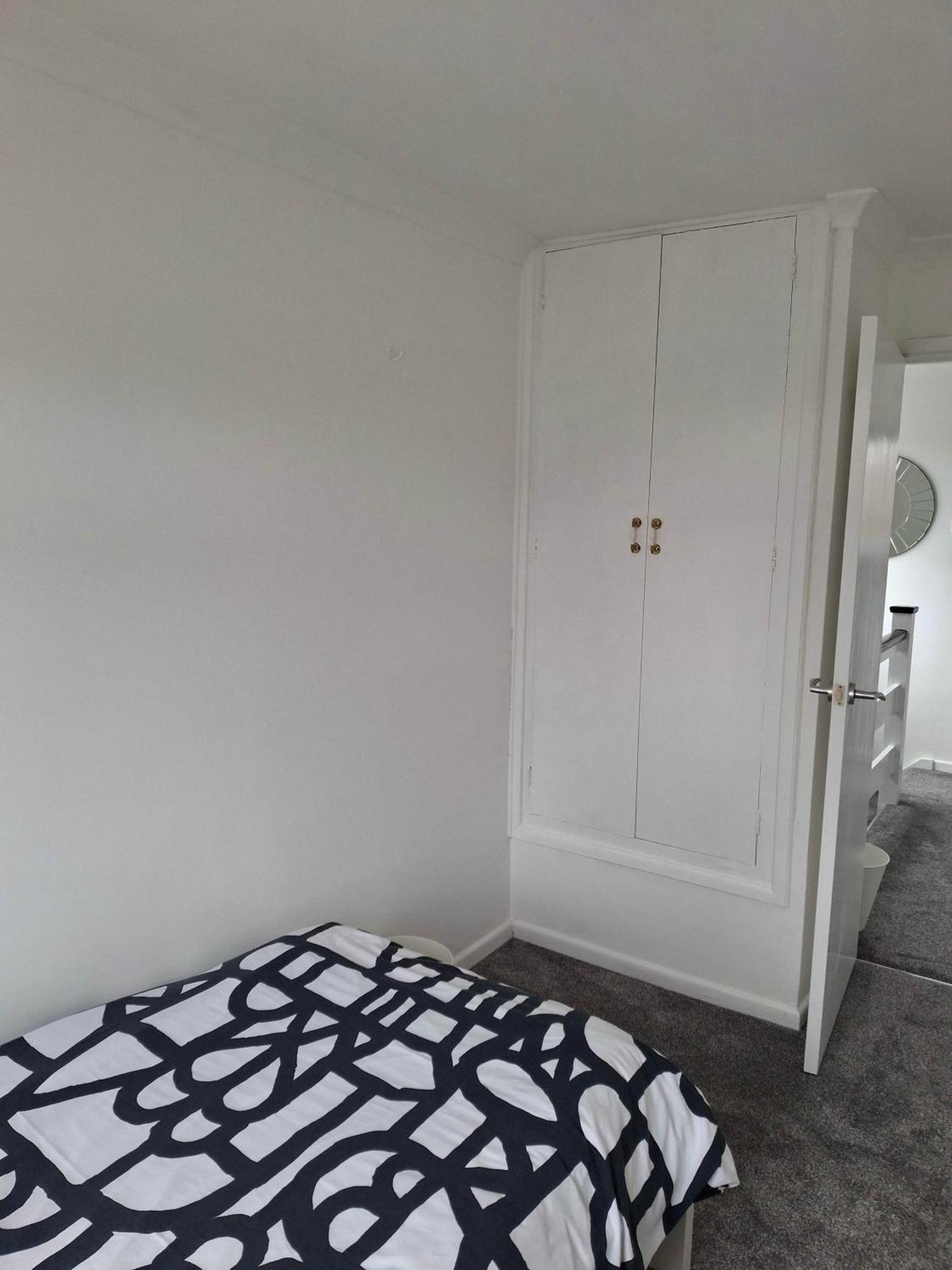 Nicely Decorated 3 Bedroom House Near Heathrow, London Staines-upon-Thames Exterior foto