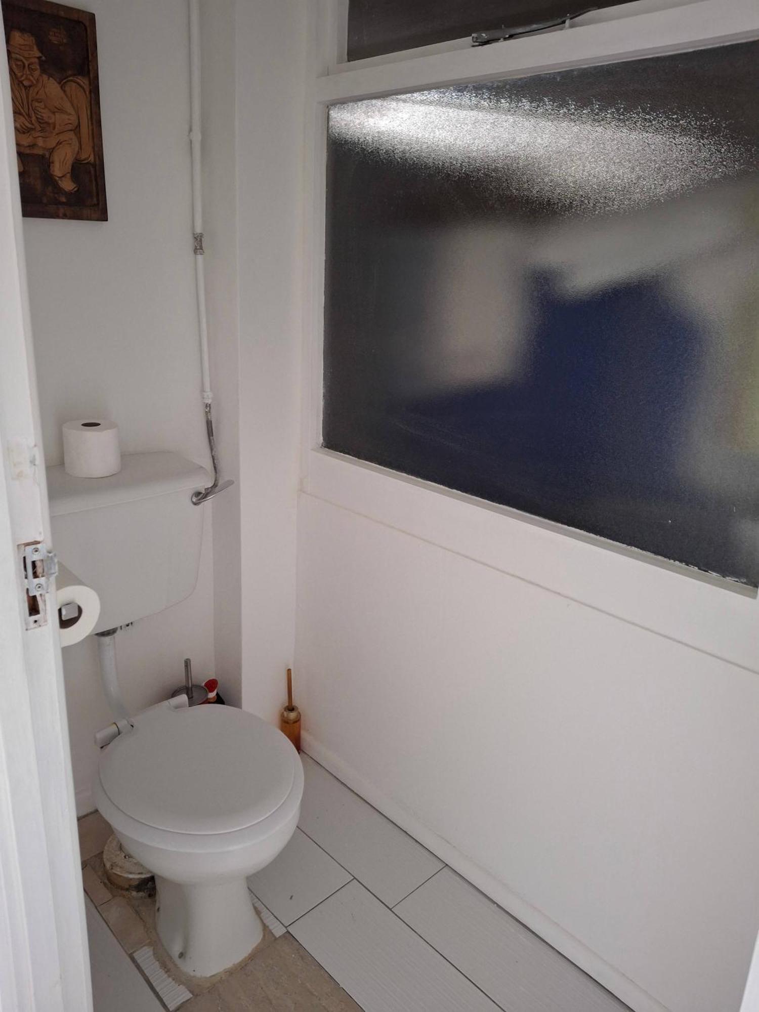Nicely Decorated 3 Bedroom House Near Heathrow, London Staines-upon-Thames Exterior foto
