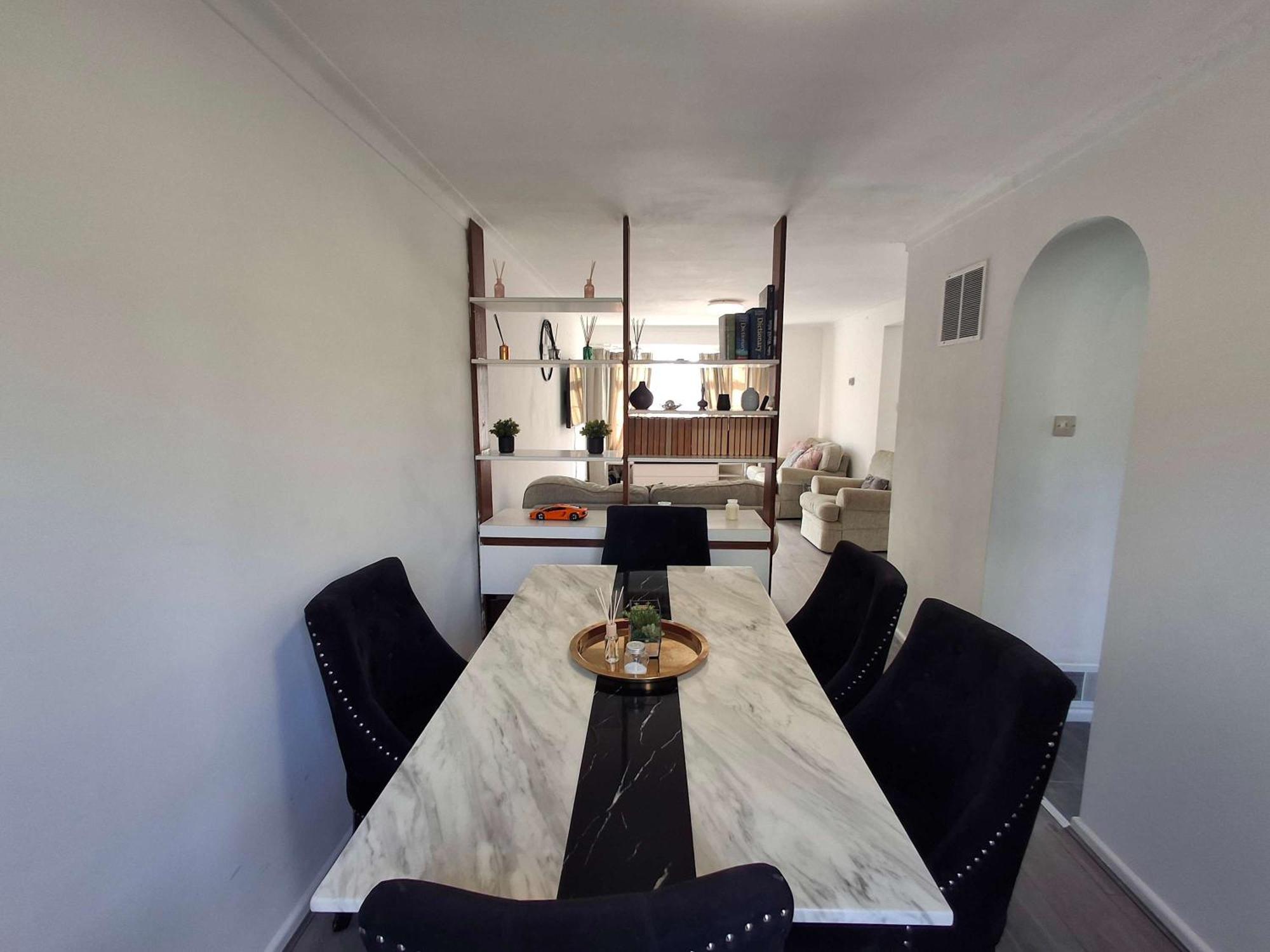 Nicely Decorated 3 Bedroom House Near Heathrow, London Staines-upon-Thames Exterior foto